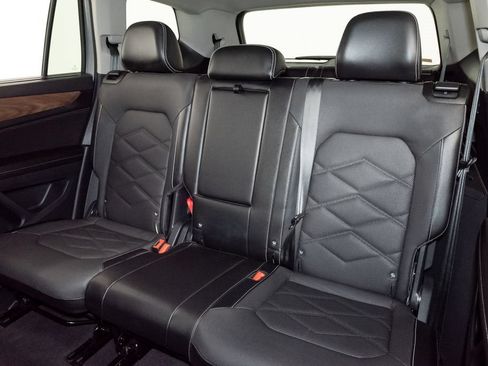 Used 2024 Volkswagen Atlas SE FWD image 24