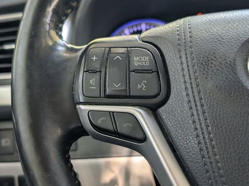 Used 2018 Toyota Highlander Limited Platinum AWD/4WD image 19
