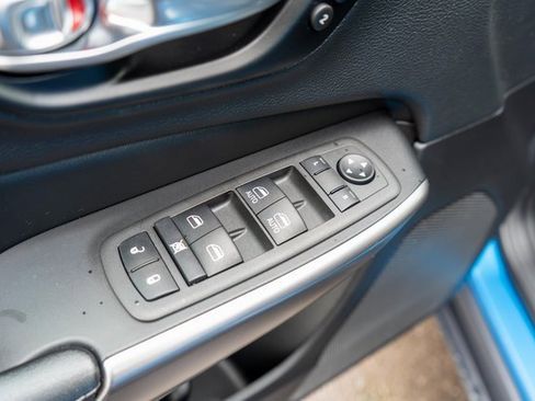 Used 2022 Jeep Cherokee Limited image 18