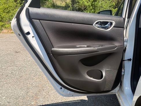 Used 2017 Nissan Sentra SV FWD image 20