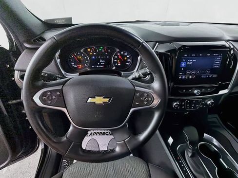 Used 2023 Chevrolet Traverse LT AWD/4WD image 11