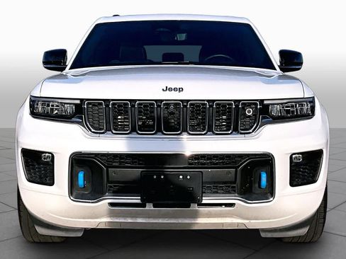 Used 2023 Jeep Grand Cherokee Overland w/ Advanced Protech Group III AWD/4WD image 4