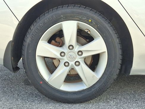 Used 2011 Hyundai Elantra GLS w/ Preferred Equipment Pkg 3 image 9