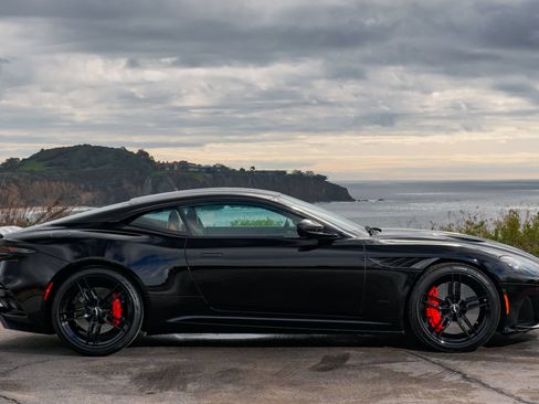Used 2023 Aston Martin DBS Coupe RWD image 30