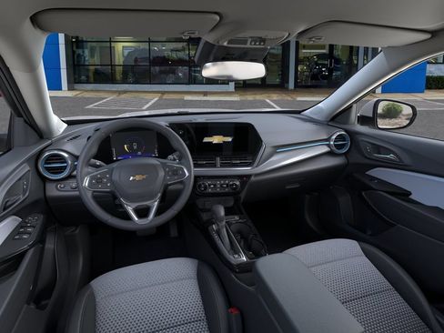 New 2026 Chevrolet Trax LT w/ LT Convenience Package FWD image 15