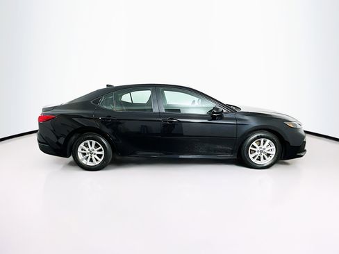 Used 2025 Toyota Camry LE image 10