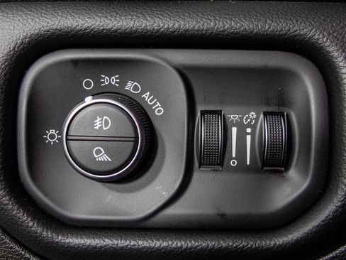New 2026 RAM 1500 Laramie AWD/4WD image 33
