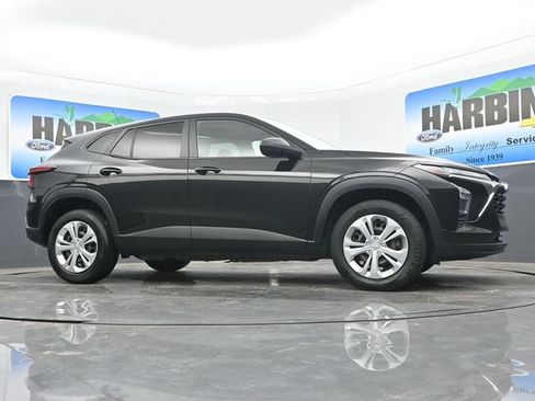 Used 2024 Chevrolet Trax LS FWD image 22