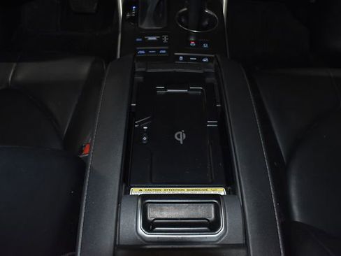 Used 2020 Toyota Highlander XLE image 22