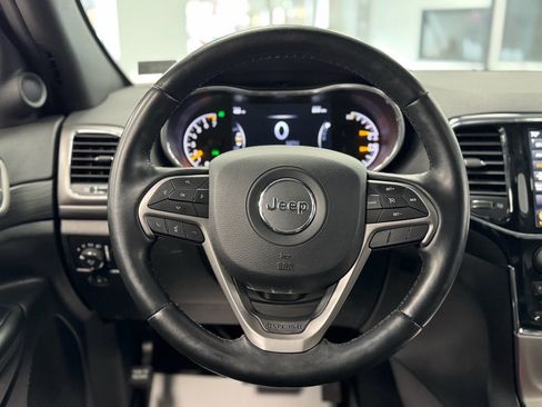 Used 2020 Jeep Grand Cherokee Altitude image 18