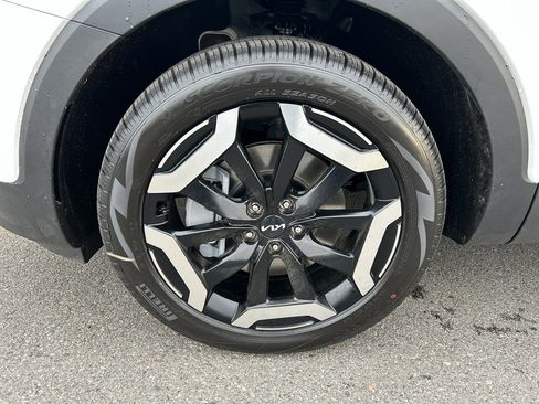 New 2025 Kia Telluride S image 8