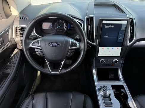Used 2021 Ford Edge Titanium FWD image 11