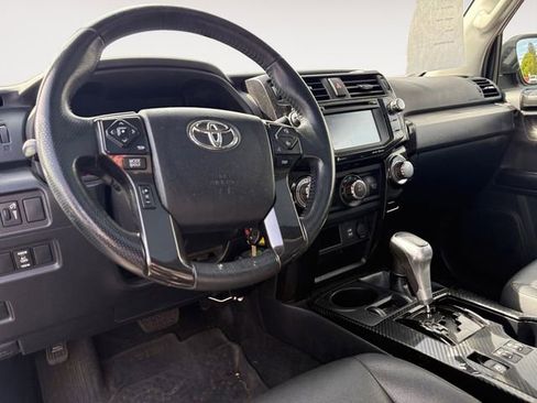 Used 2018 Toyota 4Runner TRD Off-Road Premium AWD/4WD image 10