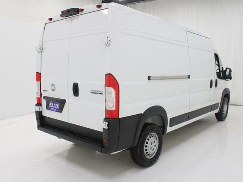 Used 2025 RAM ProMaster 2500 w/ Convenience Group image 21