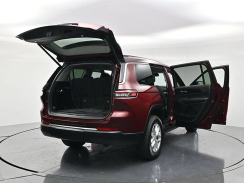 Used 2023 Jeep Grand Cherokee L Laredo w/ Luxury Tech Group I AWD/4WD image 57