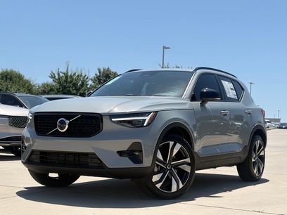 New 2026 Volvo XC40 B4 Plus w/ Protection Package Premier