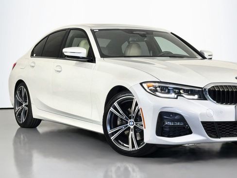 Used 2021 BMW 330i Sedan w/ M Sport Package RWD image 14