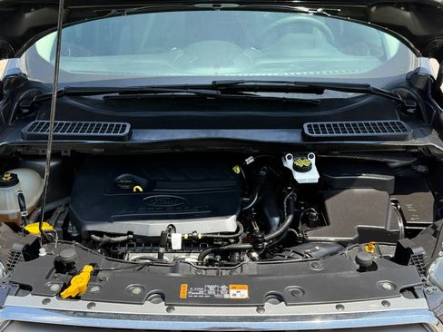 Used 2017 Ford Escape SE FWD image 12