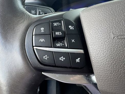 Used 2020 Ford Explorer Platinum w/ Premium Technology Package image 16