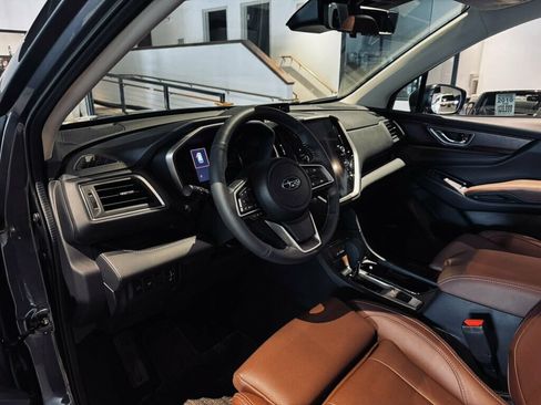 Used 2025 Subaru Ascent Touring AWD/4WD image 9