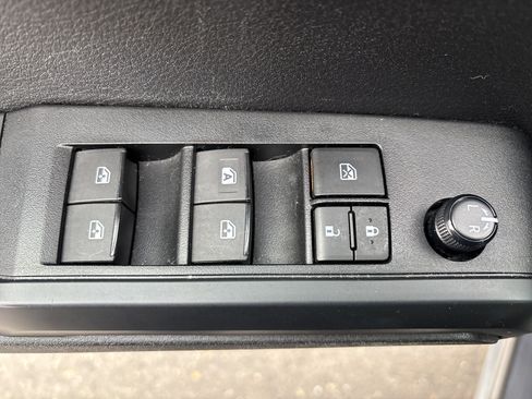 Used 2021 Toyota Tacoma SR image 16