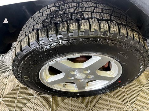 Used 2005 Jeep Grand Cherokee Limited image 18