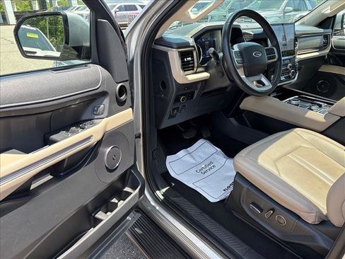 Used 2024 Ford Expedition Max Limited AWD/4WD image 12