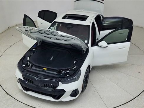 Used 2025 BMW i5 eDrive40i w/ M Sport Package image 81