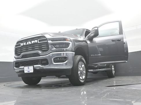Used 2025 RAM 2500 Big Horn AWD/4WD image 28