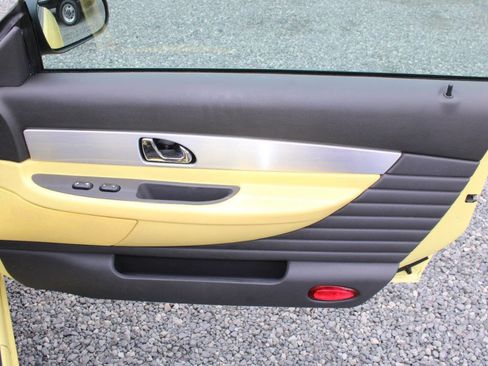 Used 2002 Ford Thunderbird Deluxe 2dr Convertible image 17