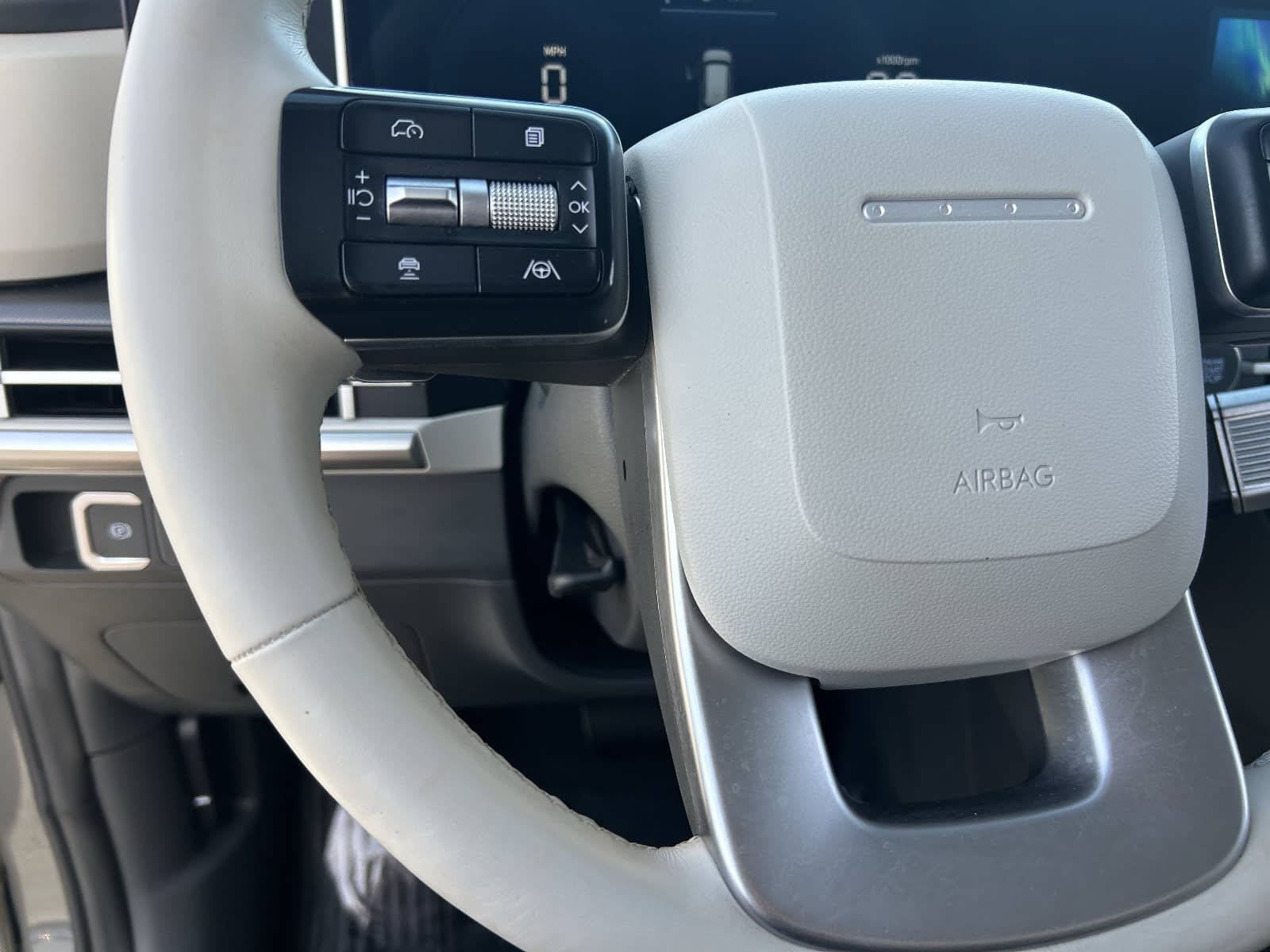 Used 2025 Hyundai Santa Fe SEL FWD image 28