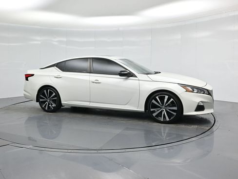 Used 2022 Nissan Altima 2.0 SR image 22