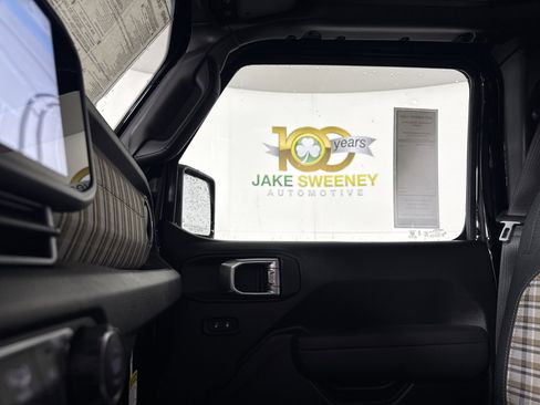 New 2026 Jeep Gladiator Sport image 25