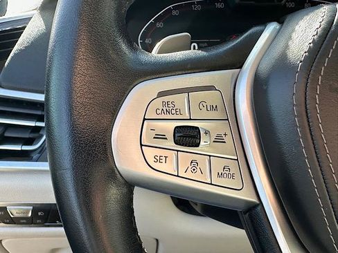 Certified 2022 BMW X7 xDrive40i w/ Executive Package image 27