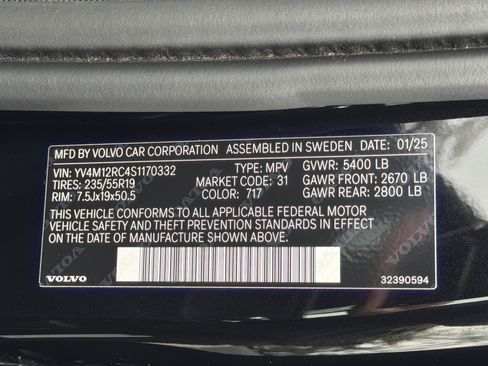 Certified 2025 Volvo XC60 B5 Plus image 37