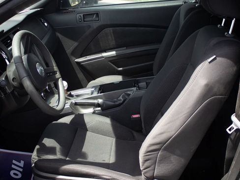 Used 2012 Ford Mustang Coupe RWD image 13