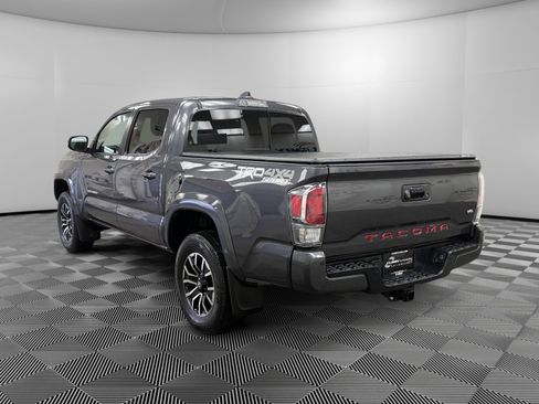 Used 2022 Toyota Tacoma TRD Sport w/ Technology Package image 3