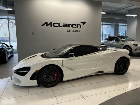 Used 2024 McLaren 750S Spider image 16