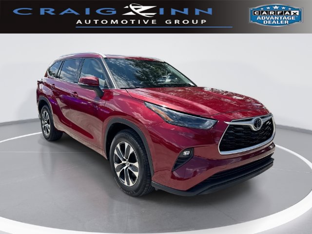 Used 2022 Toyota Highlander XLE FWD image 1