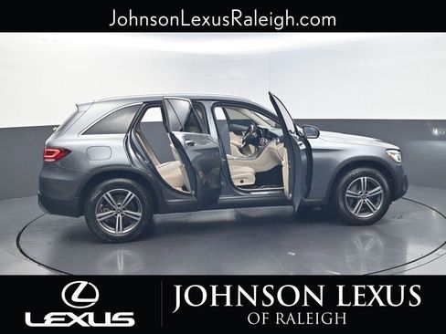 Used 2020 Mercedes-Benz GLC 300 4MATIC image 32