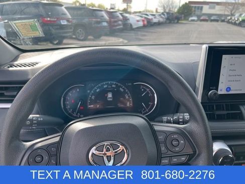 Used 2025 Toyota RAV4 XLE AWD/4WD image 26
