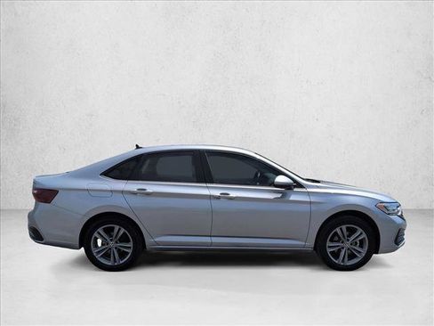 Used 2022 Volkswagen Jetta SE FWD image 9
