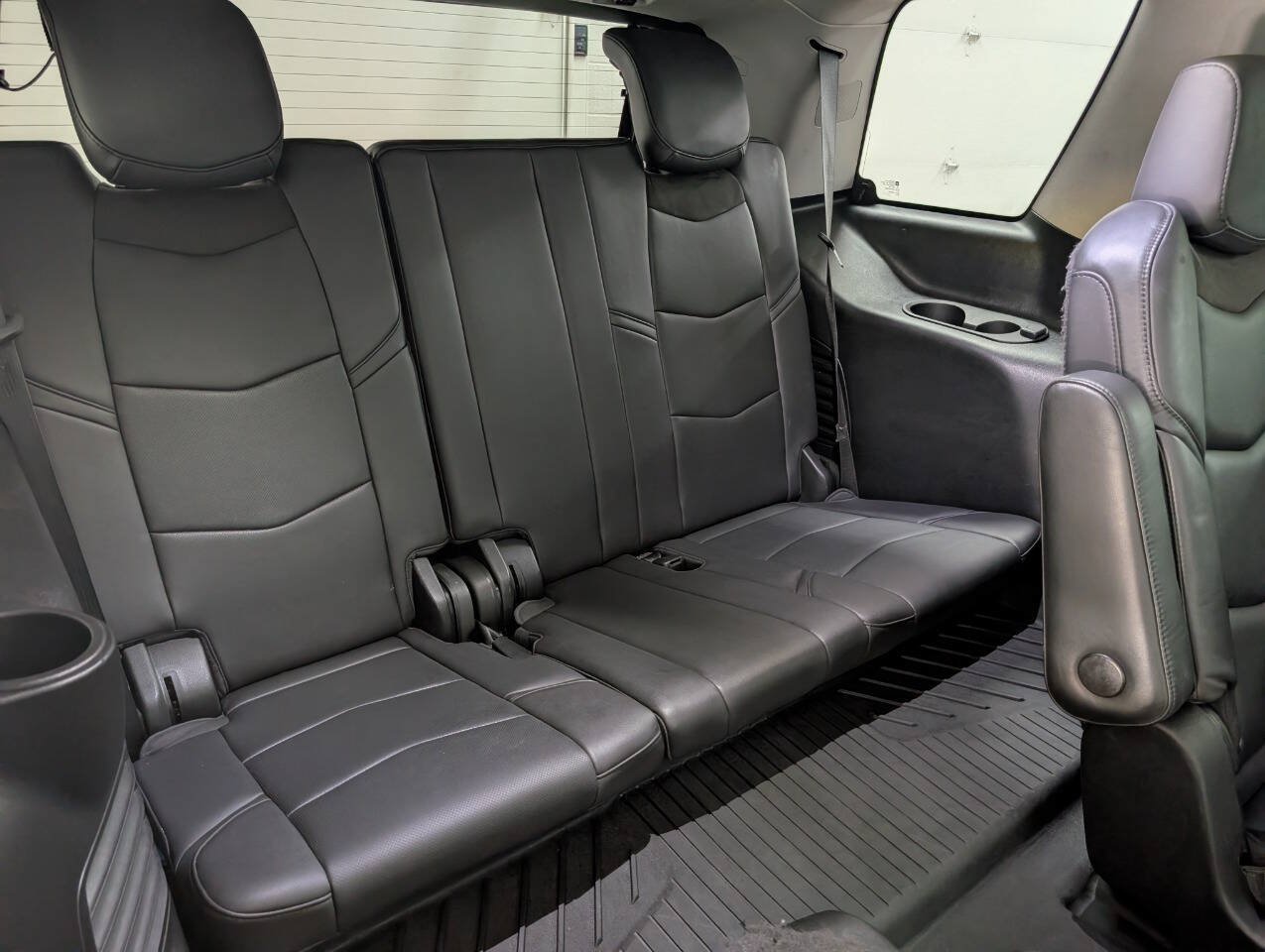 Used 2018 Cadillac Escalade Premium Luxury AWD/4WD image 22