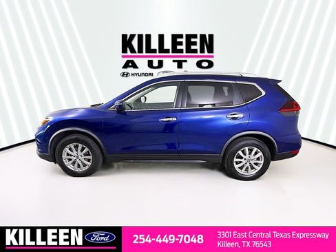 Used 2020 Nissan Rogue SV image 4
