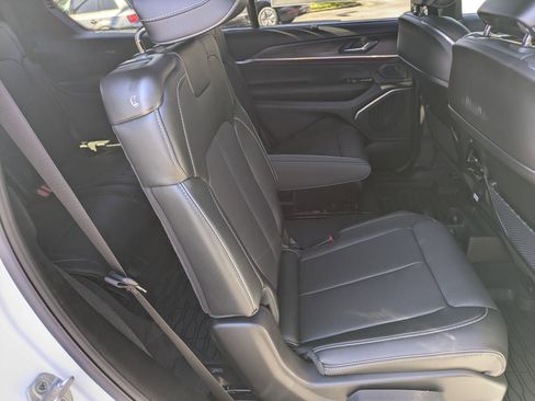 New 2025 Jeep Grand Cherokee L Overland w/ Advanced Protech Group III image 28