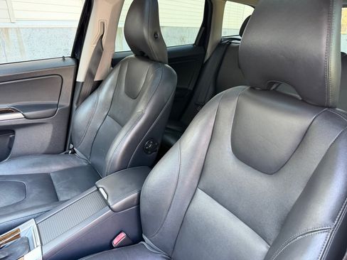 Used 2015 Volvo XC60 T6 Premier Plus AWD/4WD image 16