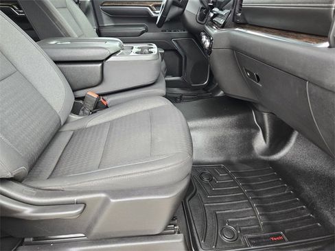 Used 2023 GMC Sierra 1500 SLE w/ X31 Off-Road Package image 15