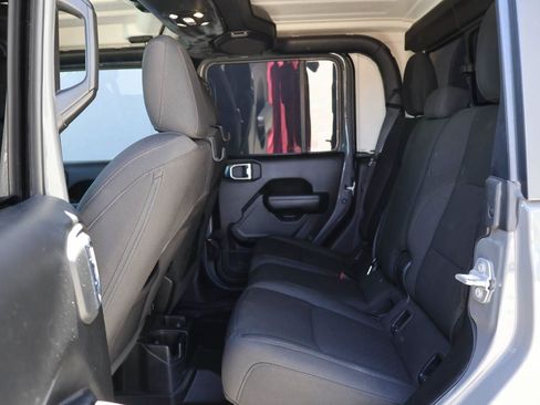 Used 2023 Jeep Gladiator Sport AWD/4WD image 10