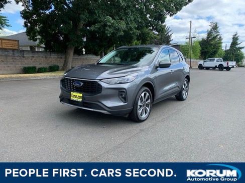 Certified 2025 Ford Escape Platinum AWD/4WD image 1
