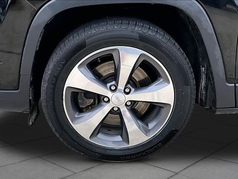 Used 2020 Jeep Cherokee Limited w/ Technology Group FWD image 11
